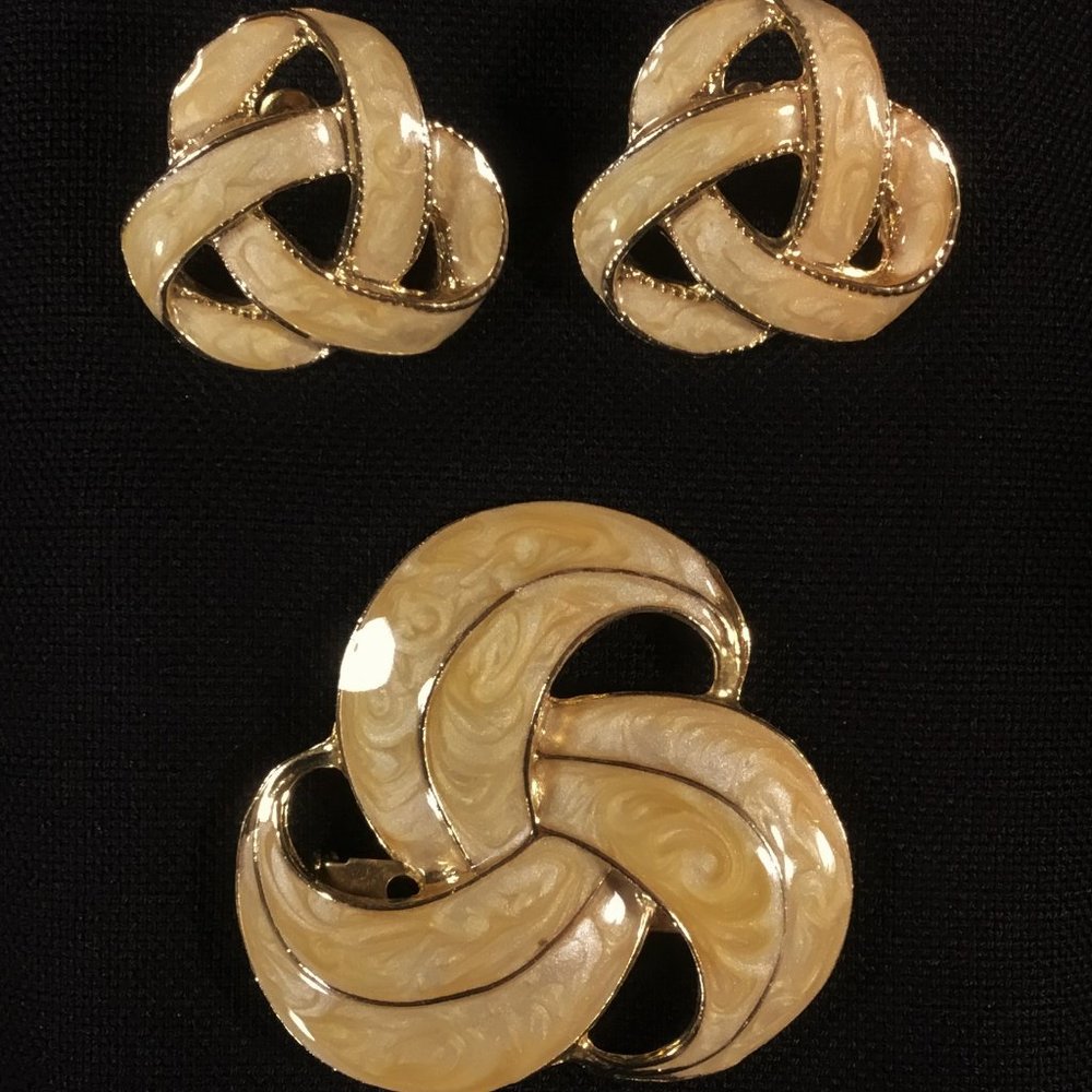 Vintage Swirl Brooch and Earrings